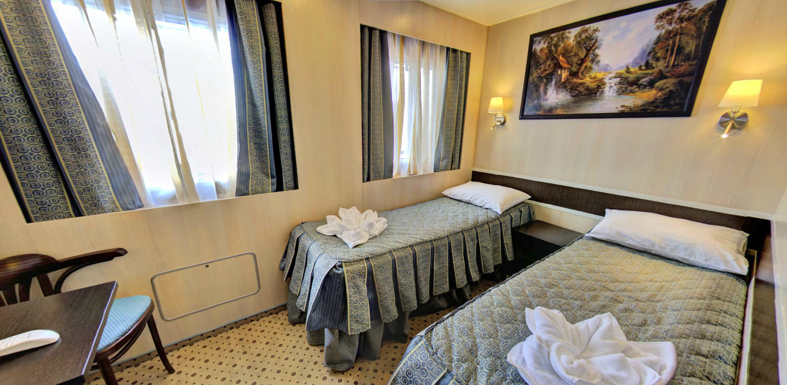Imagen de una Junior Suite, más amplia y confortable que las cabinas standard. CONSULTE PRECIOS en el mail info@cruceroclick.com o en el teléfono (+34) 667 667 447 RUBLEV CRUCEROS RUSIA CRUCEROS VOLGA CRUCEROS MOSCU CRUCEROS SAN PETERSBURGO CRUCEROS DESCUENTOS CRUCEROS OFERTA RUSIA CRUCEROS RUSIA RUSSIAN CRUISES RUSSIA CRUISES VOLGA CRUISES MS ANDREY RUBLEV JUNIOR SUITE